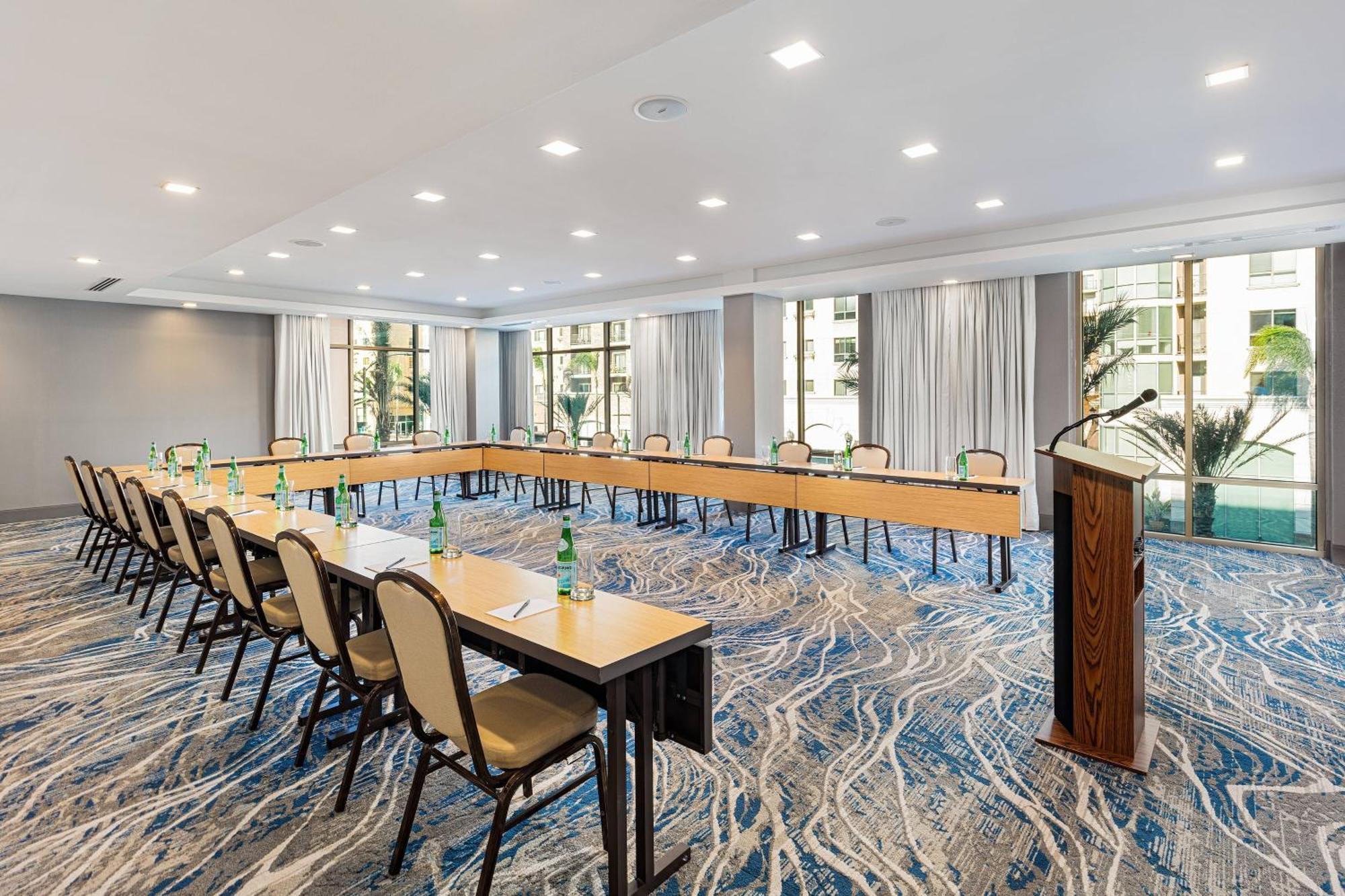 Courtyard By Marriott Los Angeles Monterey Park Extérieur photo